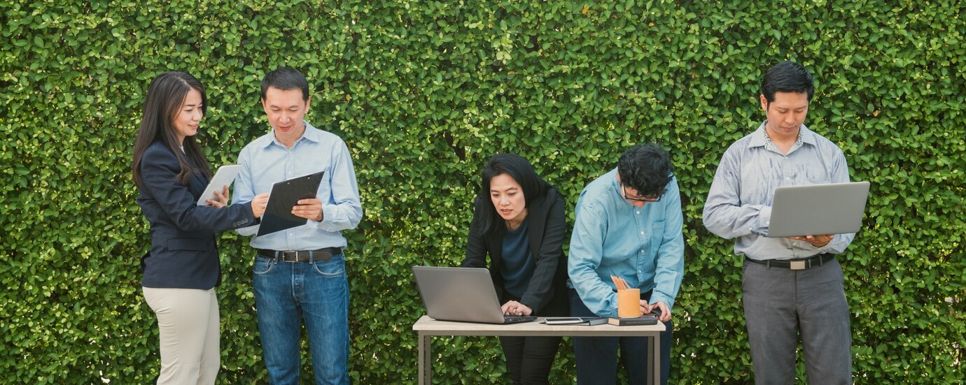 togetherness-adult-office-corporate-meeting_1253-851